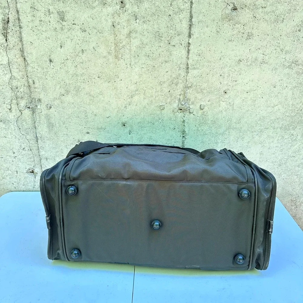 Tumi inside shoulder
